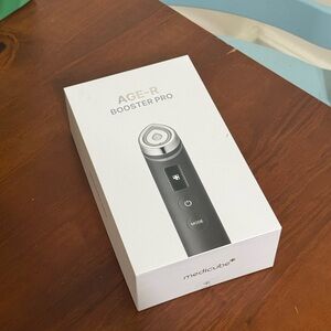 Medicube AGE-R Booster Pro - Black